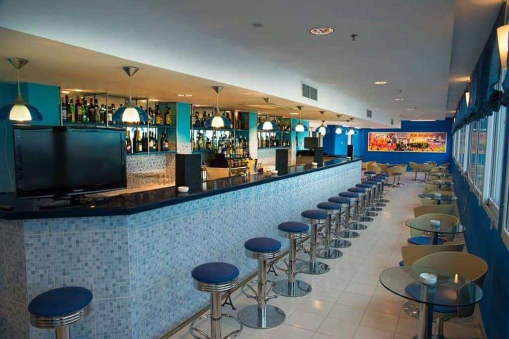 bar azul hotel nh capri