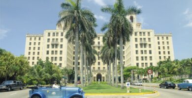 Vista frontal del Hotel Nacional de Cuba